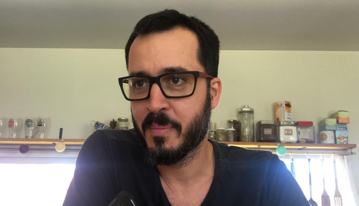 Un docente denuncia que lo echaron de un colegio por decir "todes" | Actualidad