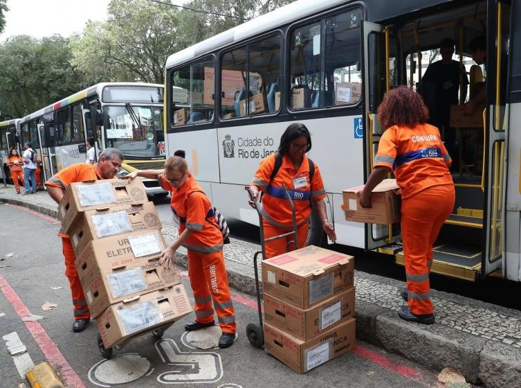 Los brasileños eligen presidente, con Bolsonaro y Haddad como favoritos | Internacionales