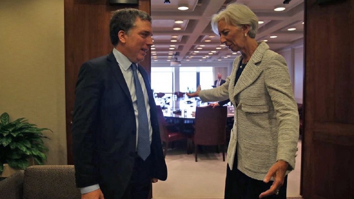 El FMI pronosticó una caída de 2,6% del PBI y una inflación de 40% | Economía