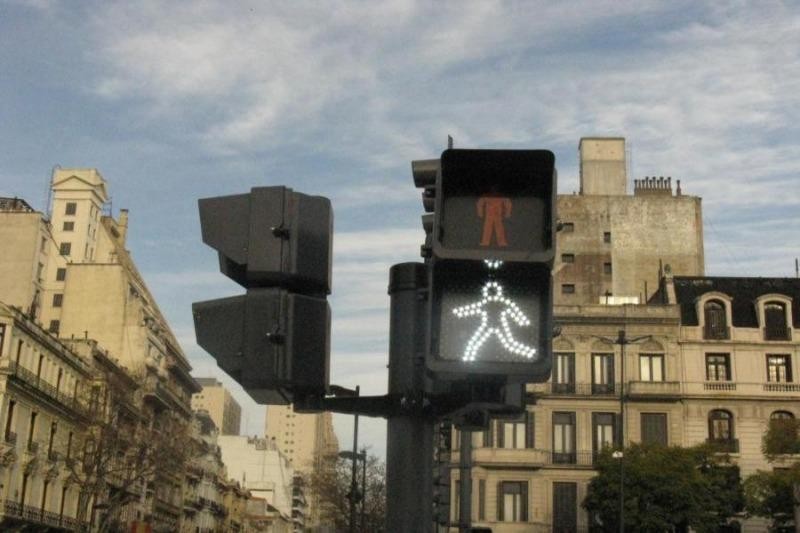 Semáforo con cuenta regresiva: ¿a quién se le ocurrió? | Actualidad