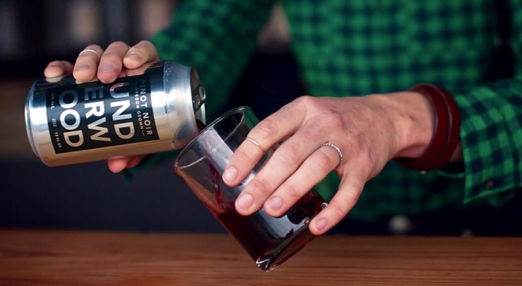 Ante la caída de ventas, lanzarán el vino en lata para competir con la cerveza | Actualidad