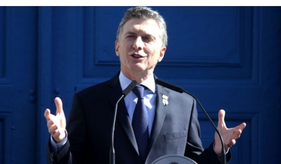 Macri agradeció "a los argentinos por cómo están bancando" la devaluación | Política