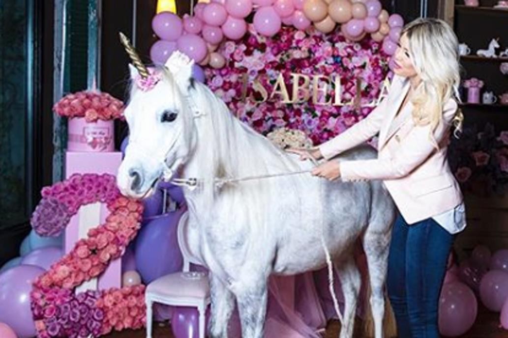 Wanda festejó el cumpleaños de Isabella con amigos, 20 mil rosas y un unicornio "real" | Espectáculos
