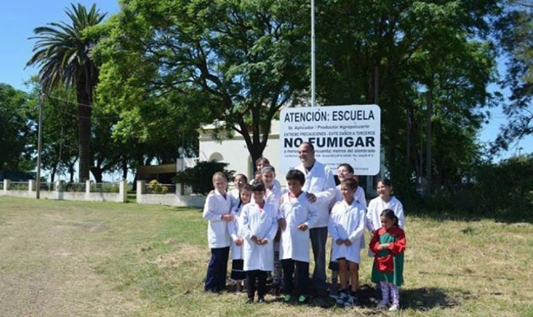 Quedó firme la prohibición de fumigar en inmediaciones de escuelas rurales de Entre Ríos | Actualidad
