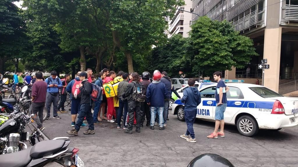 La Plata: balearon a un repartidor en un intento de robo y está grave | Actualidad