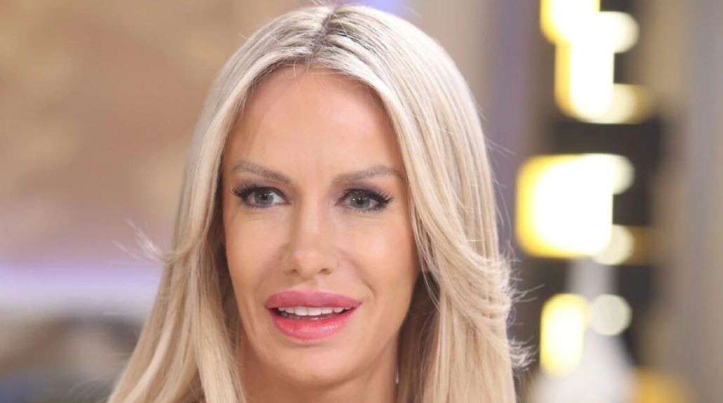 ¿Fantasma o Photoshop? La foto de Luli Salazar en la que aparece una misteriosa mano | Espectáculos