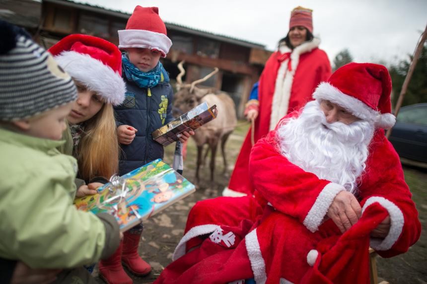 Golpe a la ilusión: maestra de primer grado contó que Papá Noel no existe y la despidieron | Curiosidades