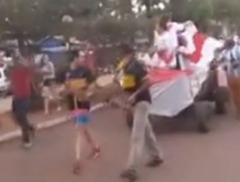 El insólito festejo de los hinchas de Boca empujando un carro de River campeón | Deportes