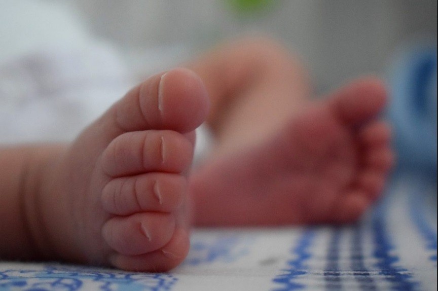 Indignación con redes sociales por recordarle que su hijo nació muerto | Redes