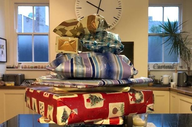 El hombre que antes de morir dejó 14 regalos para su pequeña vecina de dos años | Curiosidades