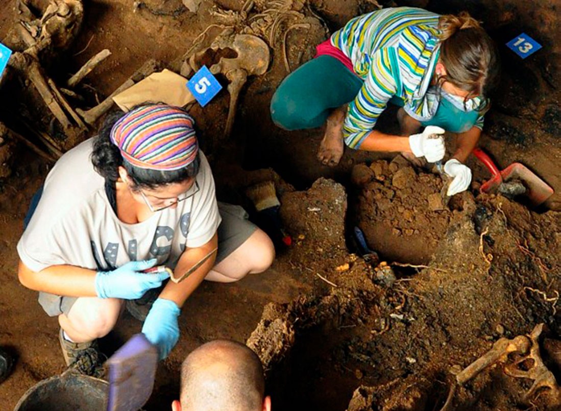 El Equipo Argentino de Antropología Forense suspendió sus actividades por falta de fondos del Estado | Política