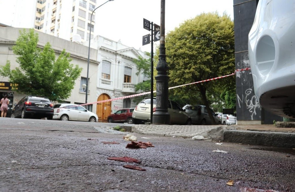 Policía intentó frenar una pelea entre cuidacoches y mató a uno | Actualidad