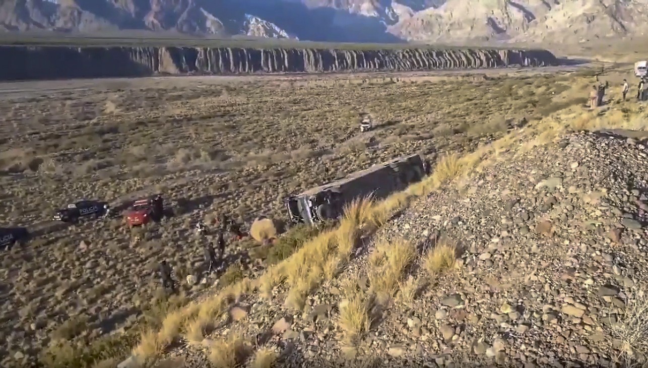 Mendoza: volcó un micro en Uspallata y hay tres muertos | Actualidad