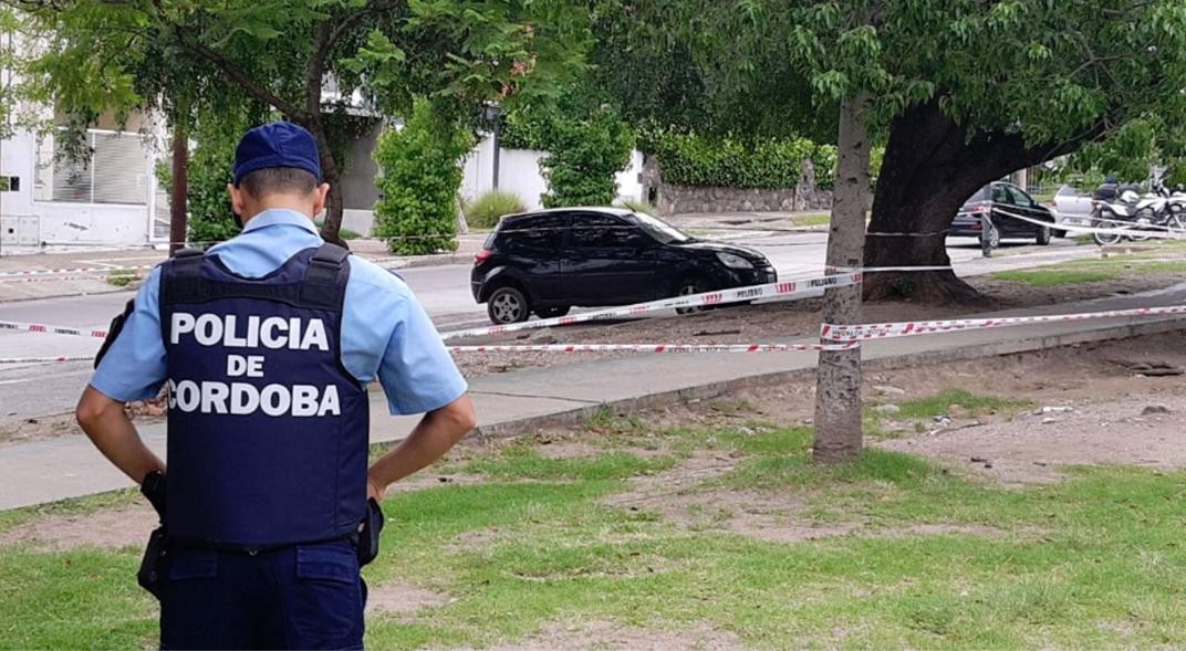 Misterio: hallaron un cadáver dentro de un auto en un parque de Córdoba | Actualidad