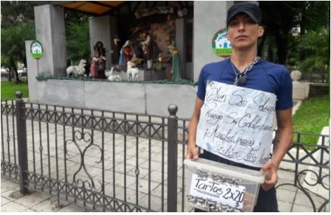 Tucumán: encadenado, un policía cesanteado vende pastafrolas para sobrevivir | Actualidad
