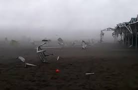 Video escalofriante: el terrible tornado que azotó Pinamar y arrasó carpas | Actualidad