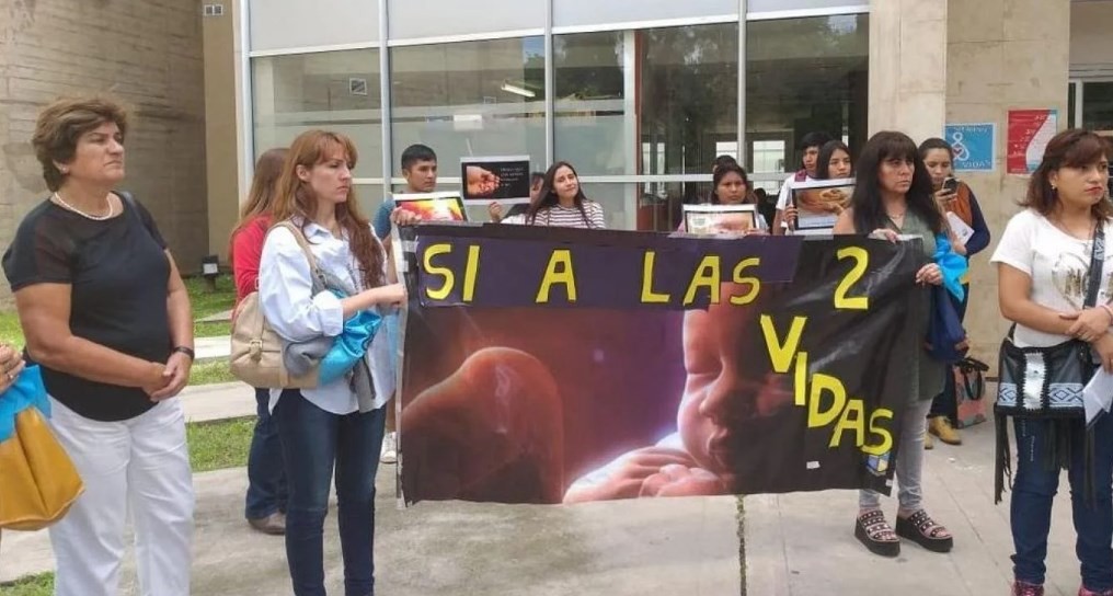 Grupos pro vida "bautizaron" como Esperanza a la beba de la nena violada en Jujuy | Actualidad