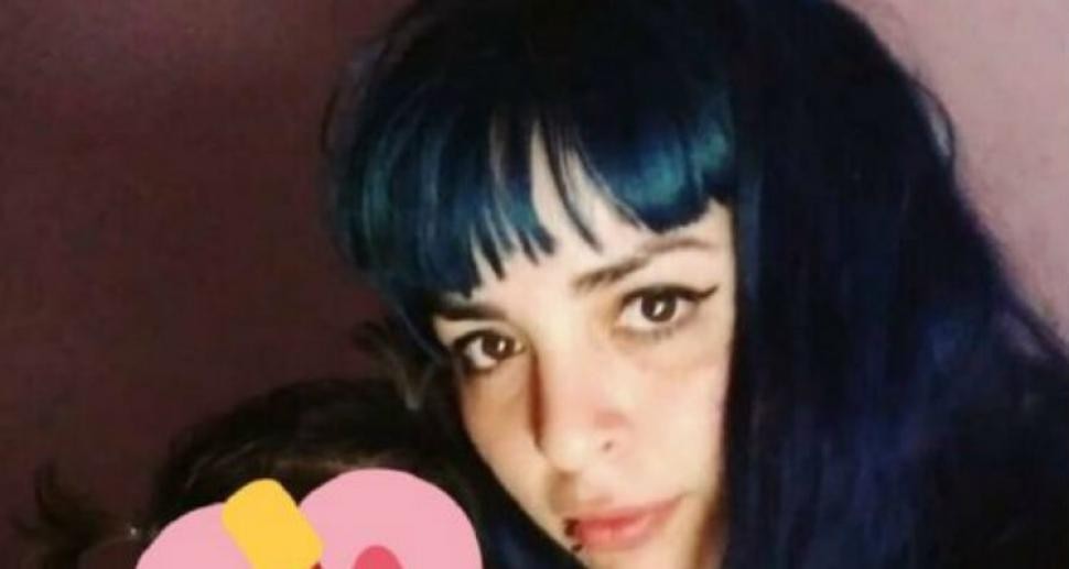 Fue abusada por su hermano entre los 3 y los 11 años: ahora su madre la amenaza | Actualidad