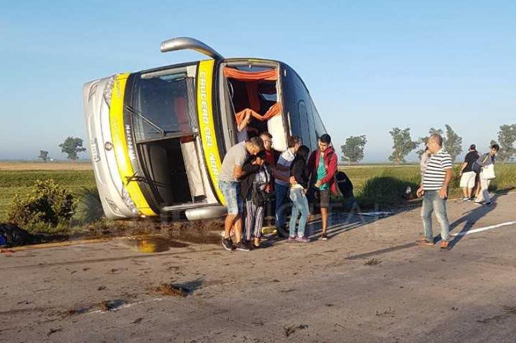 Volcó un micro en Santa Fe: hay varios heridos | Actualidad