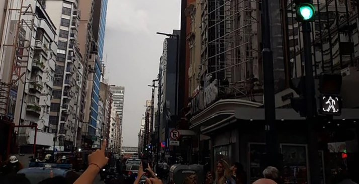 Se incendia un hotel en el centro porteño y hay personas atrapadas | Actualidad