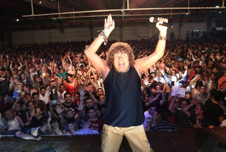 La Mona Jiménez trató de hablar en inglés con sus fans extranjeras | Espectáculos