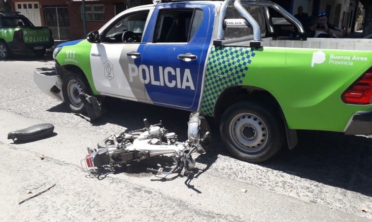 Madre e hija terminan internadas luego de chocar contra un patrullero | Actualidad
