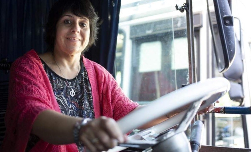 Crean un registro de mujeres que quieran ser choferes de colectivos | Actualidad