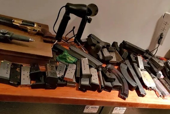 Allanaron la casa de un colaborador del sindicalista Balcedo y encontraron un arsenal | Política