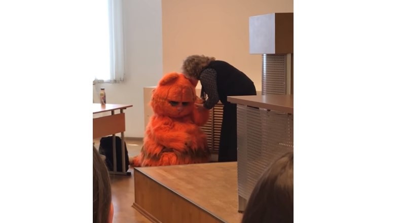 Viral de viernes: universitario se disfrazó de Garfield y la profesora "lo aprobó de por vida" | Redes