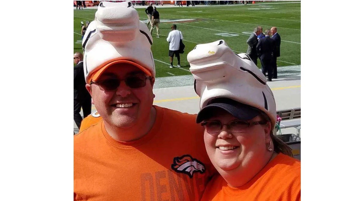 La pareja que dejó de comer pizza, panchos y pollo frito, bajó 108 kilos | Internacionales