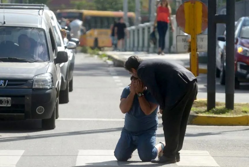 Buscan a dos motochorros que ejecutaron a un hombre para robarle la jubilación en Córdoba | Actualidad