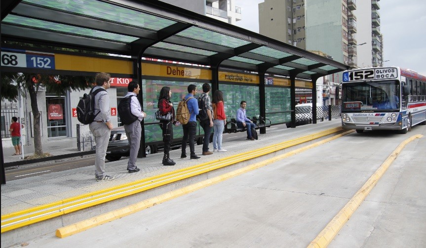 Bolsillo: aumentos para pasajes de colectivo y trenes | Economía