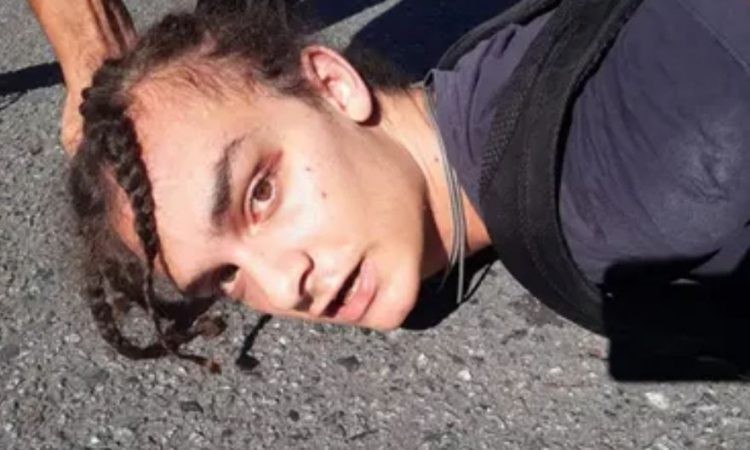 Fotos: la extraña reacción del hijo de Federica Pais cuando era trasladado esposado | Actualidad