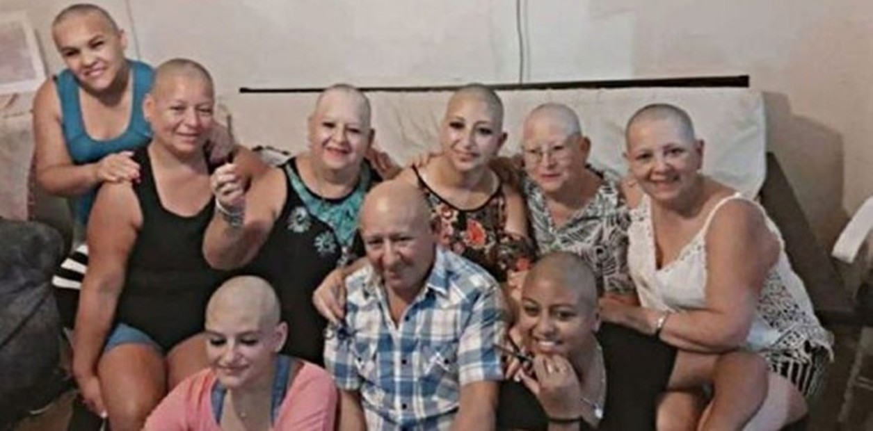 Una familia entera se rapó para acompañar a una mujer enferma de cáncer | Actualidad