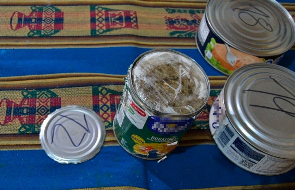 Dos detenidas por llevar más de 21 kilos de marihuana en latas de comida | Actualidad