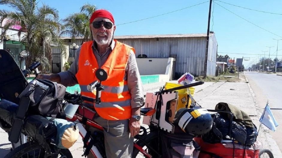 Perdió a su esposa e hijas en un accidente, dejó todo para recorrer el país en bici y murió atropellado | Actualidad