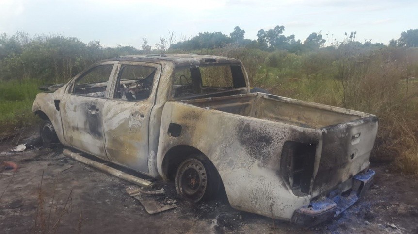 Asaltaron a un policía federal, le robaron una camioneta de la fuerza y la quemaron | Actualidad