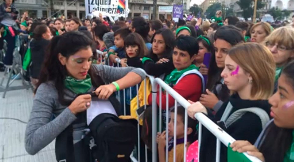 #8M: en medio de la marcha, organizadoras debieron hacer una colecta para pagar el sonido | Actualidad