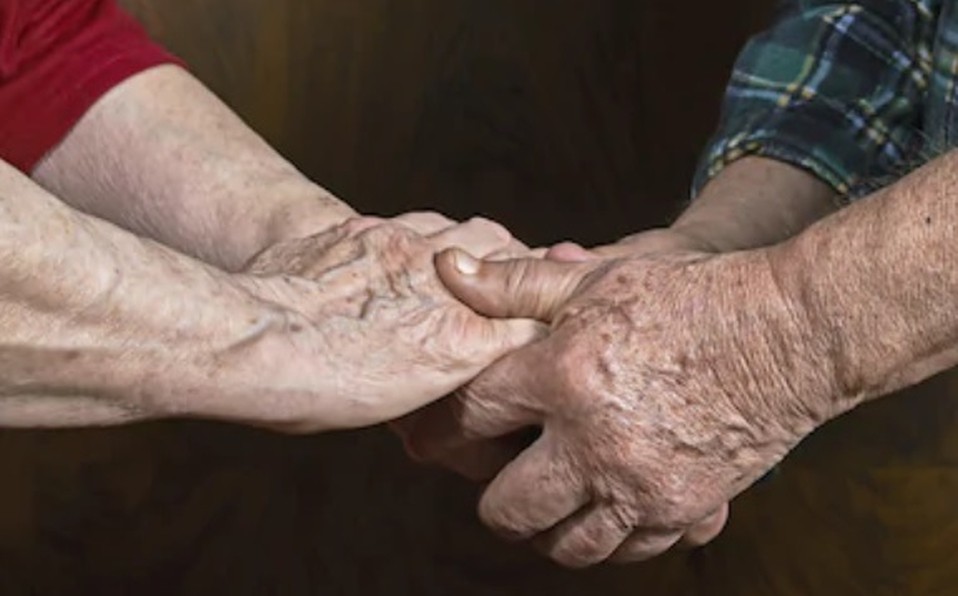 Tras 40 años sin verse, dos hermanos se reencontraron por casualidad en un hogar de ancianos | Redes