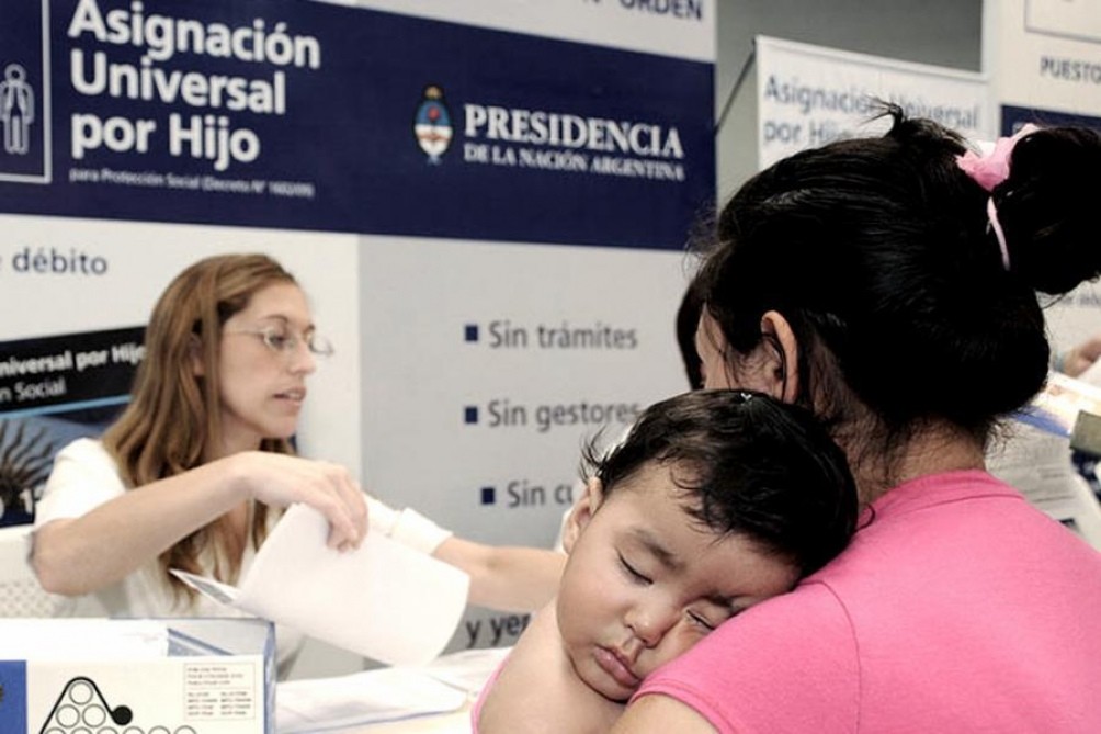Oficializaron el aumento de 46% en la Asignación Universal por Hijo | Economía