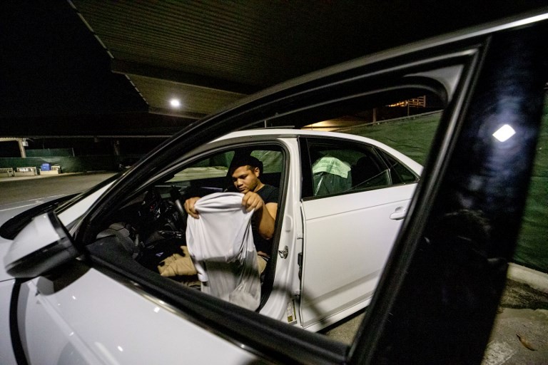 Playas de estacionamiento para que gente sin hogar pueda dormir en sus autos | Internacionales