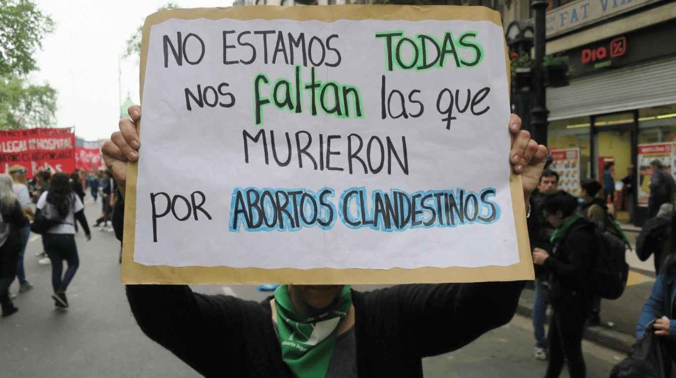 Murió una joven tras intentar realizarse un aborto clandestino con un perejil | Actualidad