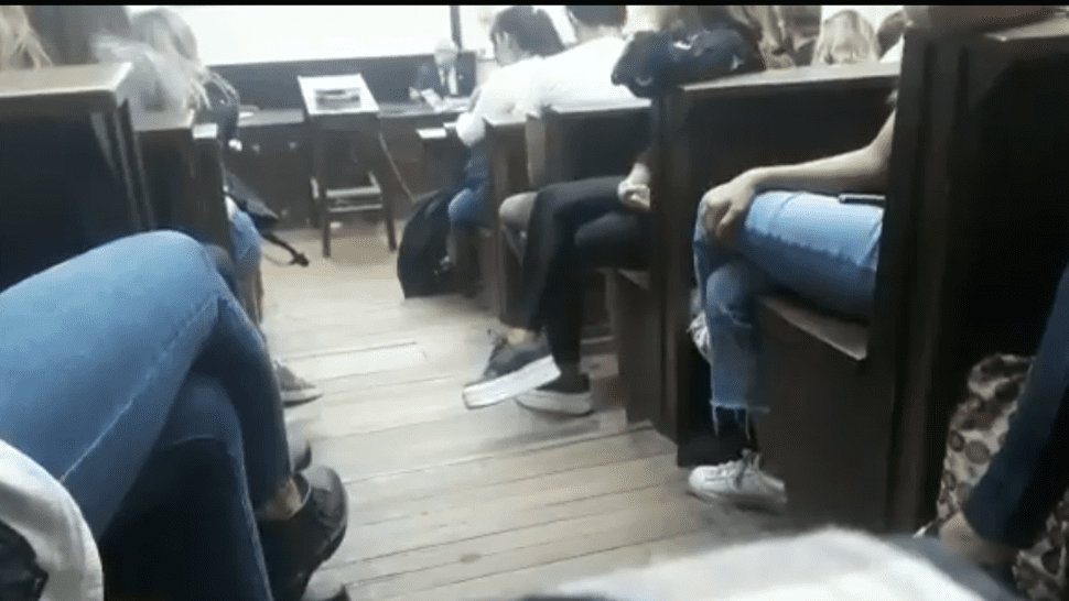 Una alumna de la UBA interrumpió una clase para denunciar a un profesor por acoso | Actualidad
