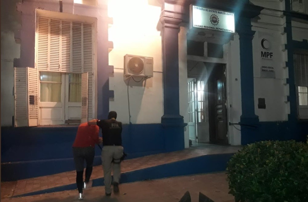 Un árbitro de fútbol y su novia, detenidos por venta de drogas | Actualidad