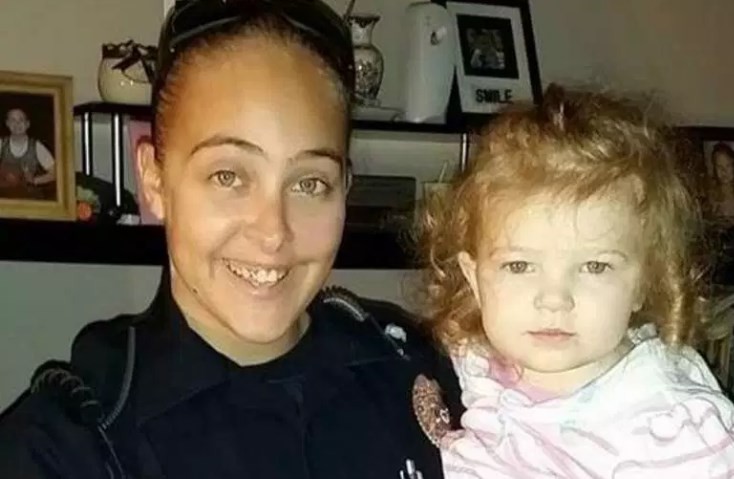 Murió una nena encerrada en un auto: su mamá la dejó ahí para tener sexo con su jefe | Internacionales