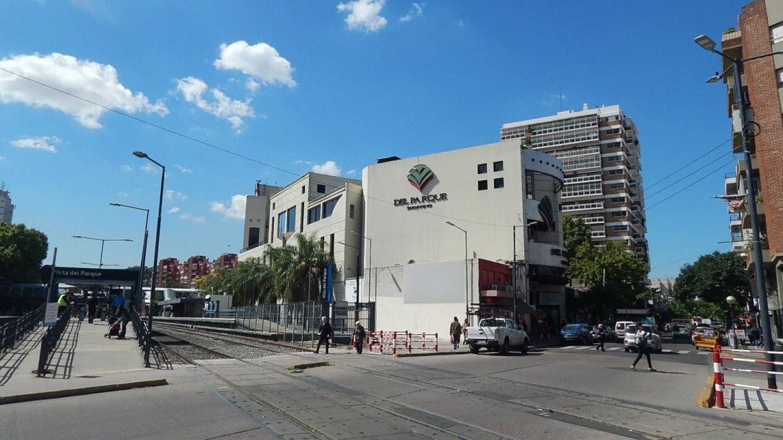 Cierra el shopping de Villa del Parque por la baja en el consumo | Actualidad