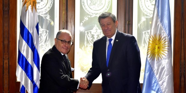 Acuerdo con Uruguay para recuperar activos de la corrupción | Política