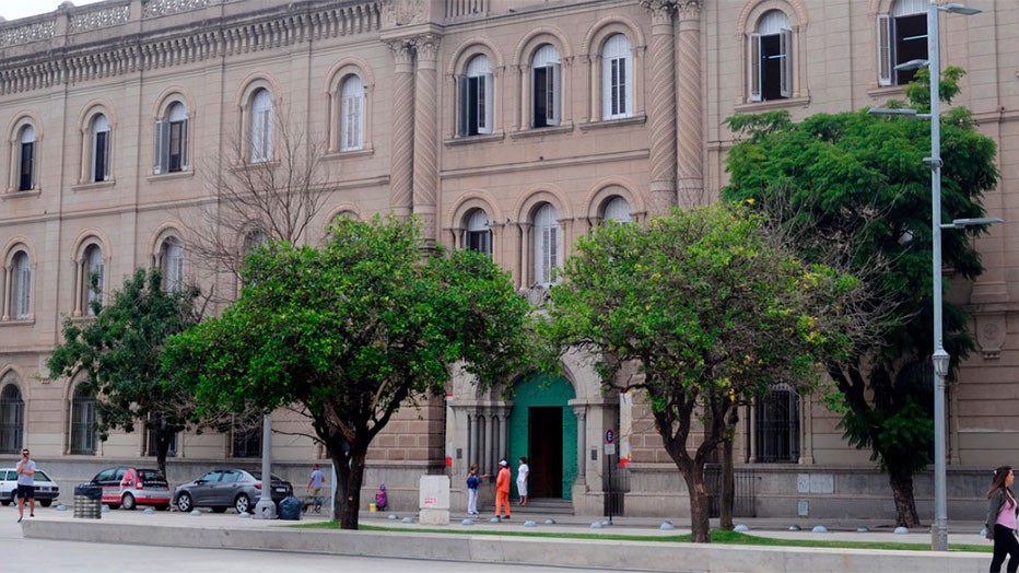 Escándalo en Santa Fe: investigan si una docente le envió un video sexual a un alumno de 14 años | Actualidad