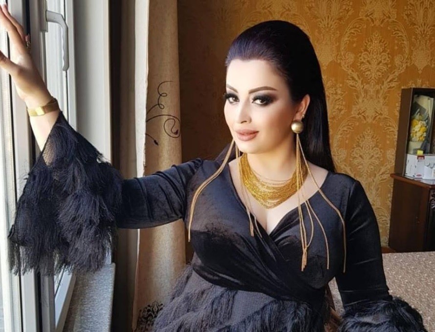 Tayikistán: condenaron a una cantante por no celebrar el cumpleaños con su familia | Curiosidades