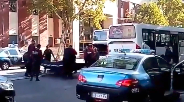 Un colectivo atropelló y mató a una mujer | Actualidad